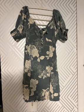 Mimi Chica Sage Green Floral Tie-Front Midi Dress